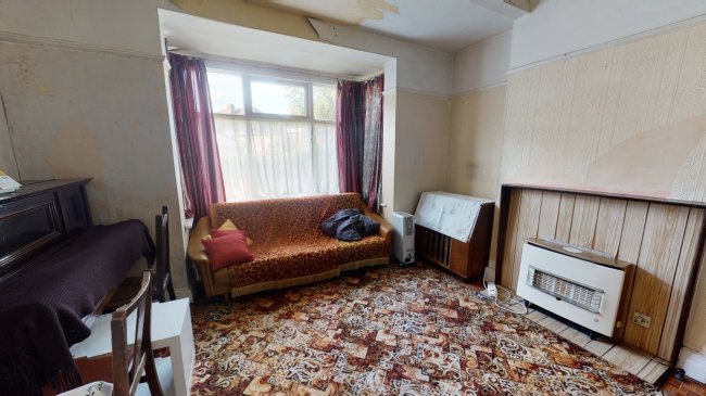 16 Woodside Park, South Norwood, London, SE25 5DN
 3