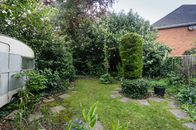 Flats 1-4, 24 Murdoch Road, Wokingham, Berkshire RG40 2DF
 7