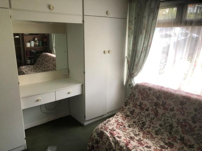 136 Biggin Hill, Upper Norwood, London SE19 3HP
 9