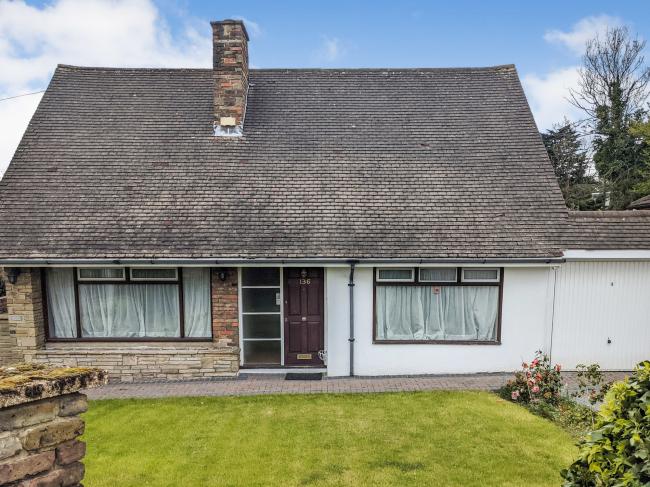 136 Biggin Hill, Upper Norwood, London SE19 3HP
 9