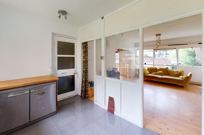 46 The Priory, Priory Park, Blackheath, London SE3 9UZ
 4