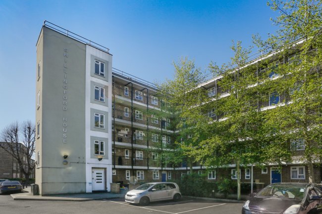 34 Shillingford House, Talwin Street, Bow, London E3 3NN
 2