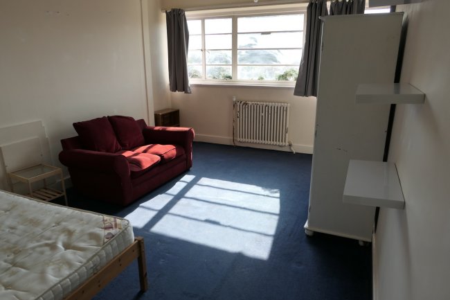 81 Dorchester Court, Herne Hill, London SE24 9QY
 5