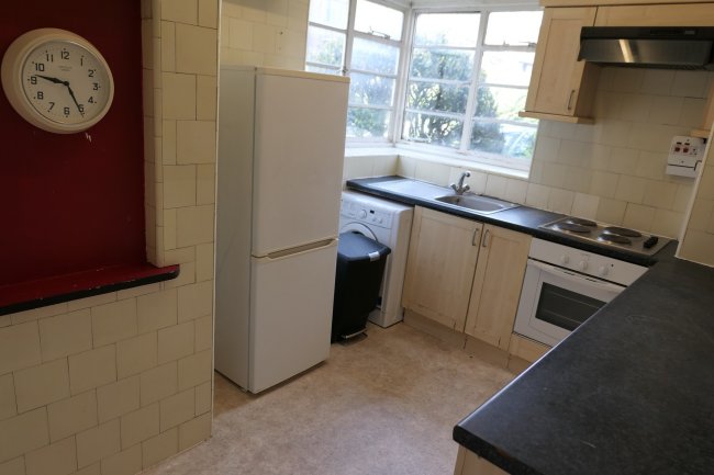 81 Dorchester Court, Herne Hill, London SE24 9QY
 5