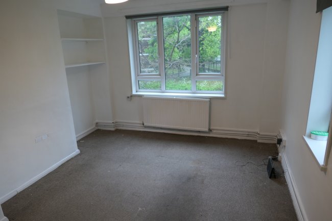 16 Jersey House, Clifton Road, Islington, London N1 2JF 
 9