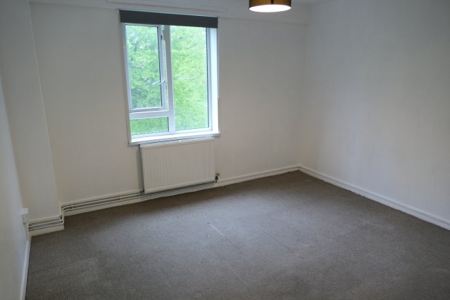 16 Jersey House, Clifton Road, Islington, London N1 2JF 
 9