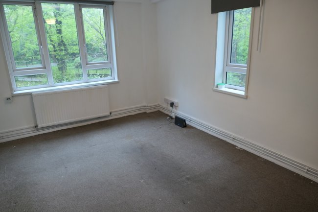 16 Jersey House, Clifton Road, Islington, London N1 2JF 
 9