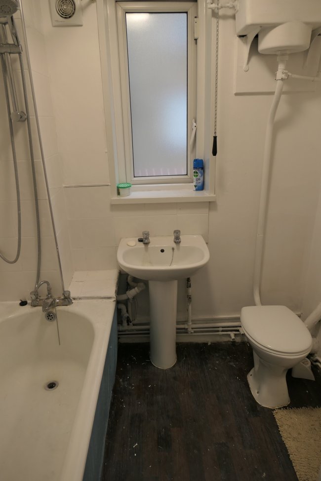 16 Jersey House, Clifton Road, Islington, London N1 2JF 
 9