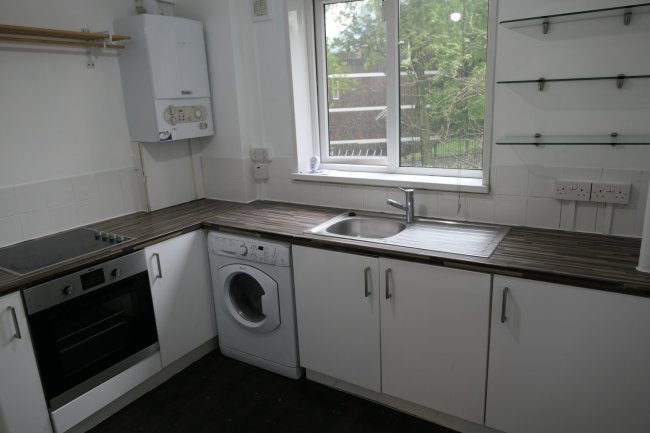 16 Jersey House, Clifton Road, Islington, London N1 2JF 
 9