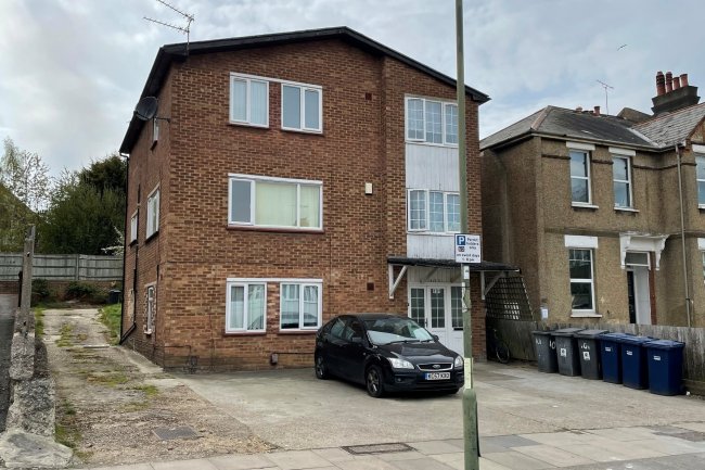 101 Sunny Gardens Road, Hendon, London, NW4 1SH
 6