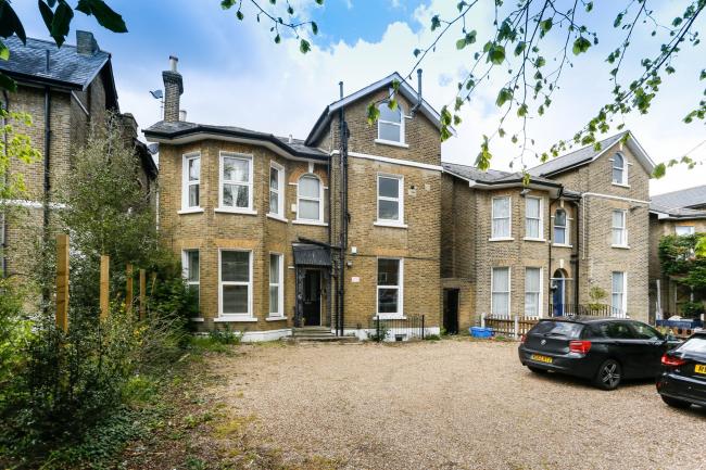 Flat 2, 24 Court Yard, Eltham, London, SE9 5PZ
 4