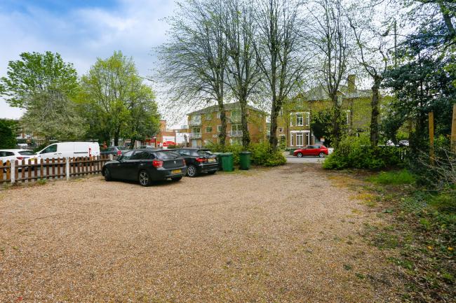 Flat 2, 24 Court Yard, Eltham, London, SE9 5PZ
 4