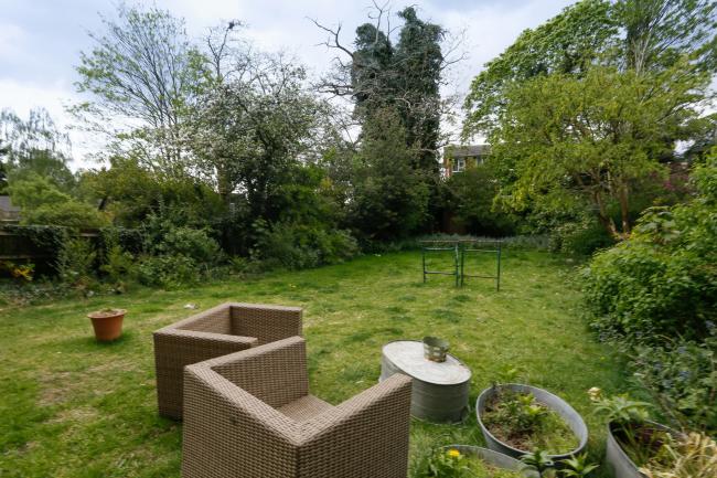 Flat 2, 24 Court Yard, Eltham, London, SE9 5PZ
 4