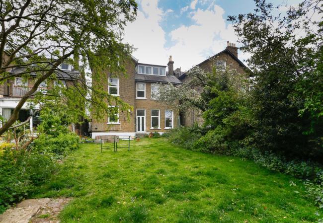 Flat 2, 24 Court Yard, Eltham, London, SE9 5PZ
 4