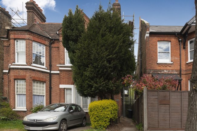 39B St Pauls Avenue, Willesden, London NW2 5SS
 10