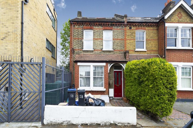 257 South Park Road, Wimbledon, London SW19 8RY 8