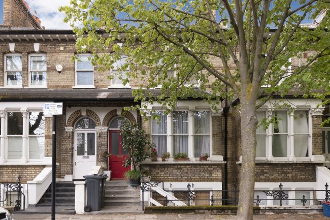 49B Linden Gardens, Chiswick, London W4 2EH
 8