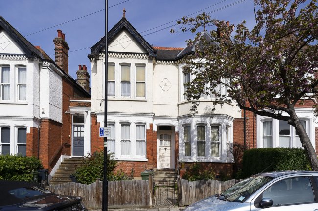 14 Harborough Road, Lambeth, London SW16 2XW
 2