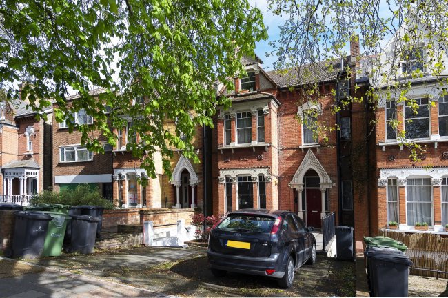 79C Christchurch Road, Streatham Hill, London SW2 3DH
 3