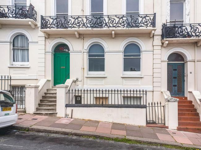 Basement Flat, 103 Roundhill Crescent, Brighton, East Sussex BN2 3GP
 1