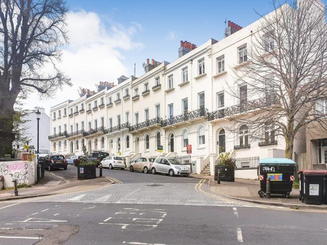 Basement Flat, 103 Roundhill Crescent, Brighton, East Sussex BN2 3GP
 1