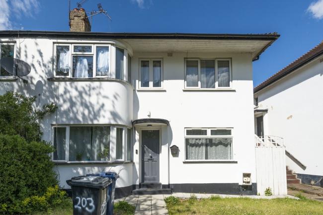 205 Drayton Bridge Road, West Ealing, London W13 0JH
 3