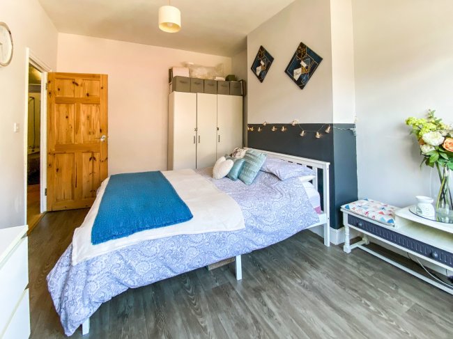 160A Links Road, Tooting, London SW17 9ES 
 1