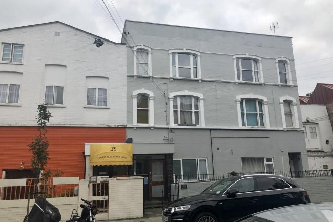 Flat 2, 101 Devonport Road, Shepherds Bush, London, W12 8PB
 10