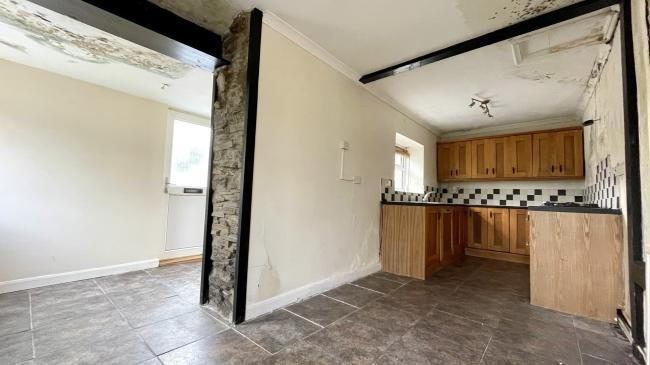 30 Ynysmeudwy Road, Pontardawe, Swansea, SA8 4QD
 7