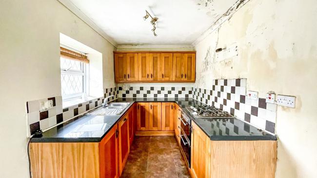 30 Ynysmeudwy Road, Pontardawe, Swansea, SA8 4QD
 7