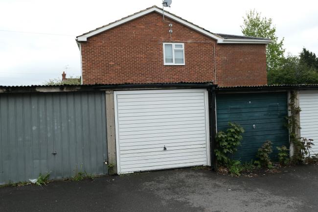 8/8A and 10/10A Bridge Road, Farnborough, Hampshire GU14 0HS
 5