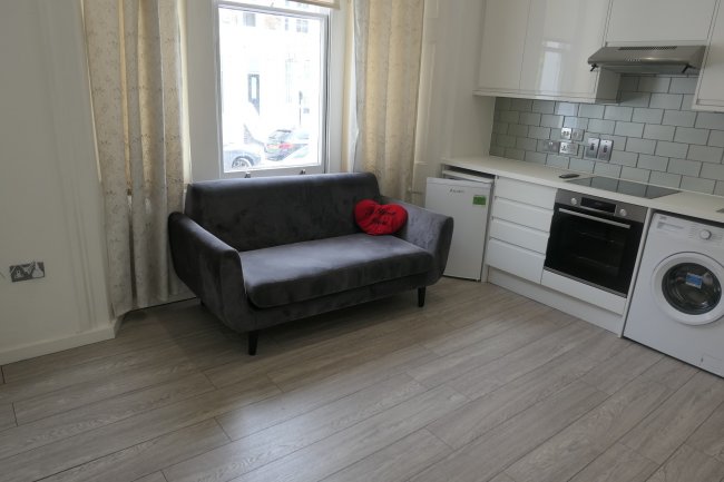 Flat 4, 14 Grittleton Road, Maida Vale, London, W9 2DD 1