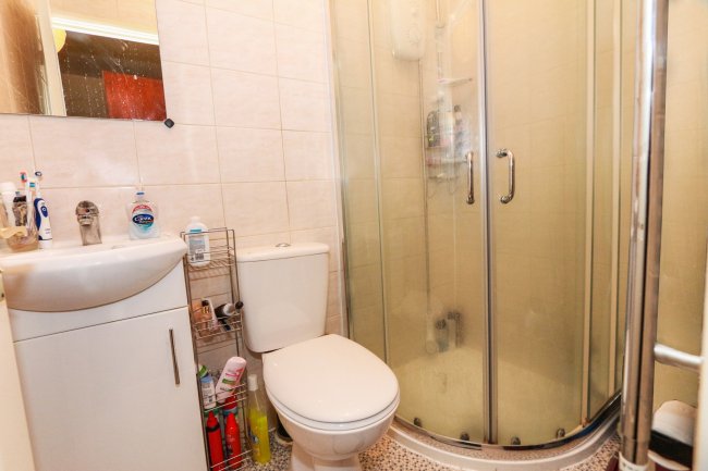 196 Whittington Road, London, N22 8YL 3