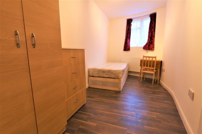 196 Whittington Road, London, N22 8YL 3