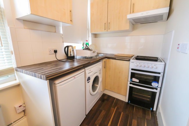 196 Whittington Road, London, N22 8YL 3