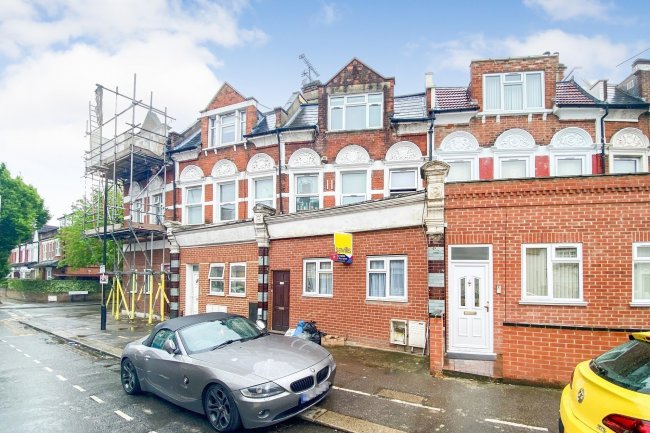 196 Whittington Road, London, N22 8YL 3