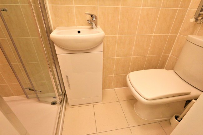 196 Whittington Road, London, N22 8YL 3