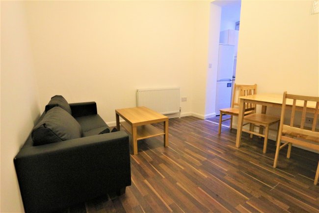 196 Whittington Road, London, N22 8YL 3