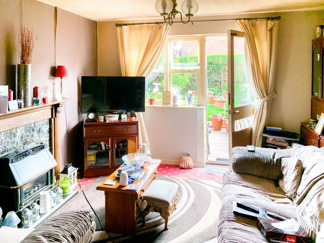 26 Sawston Close, Radbrook Green, Shrewsbury, Shropshire, SY3 6AY
 9