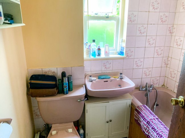 26 Sawston Close, Radbrook Green, Shrewsbury, Shropshire, SY3 6AY
 9