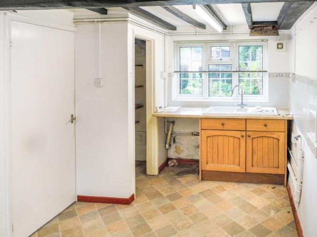 16 The Terrace, High Street, Mickleton, Chipping Campden, Gloucestershire GL55 6SL 7