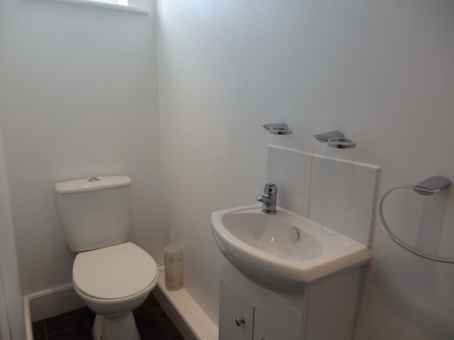 41 & 43 Nutfield Road, Merstham, Surrey, RH1 3EN 8