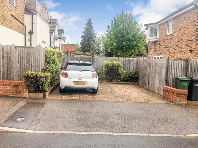 41 & 43 Nutfield Road, Merstham, Surrey, RH1 3EN 8