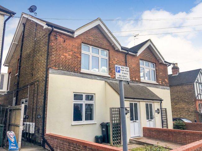 41 & 43 Nutfield Road, Merstham, Surrey, RH1 3EN 8