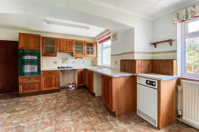 55 Chelsham Road, Warlingham, Surrey CR6 9EQ
 5