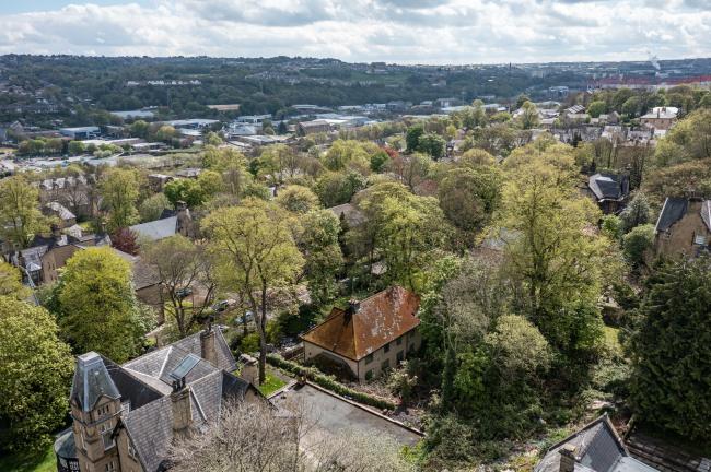 14 Oak Mount, Bradford BD8 7BE 2