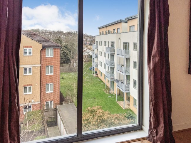 23 Axis House, 262 Lewisham High Street, Lewisham, London SE13 6AD 8