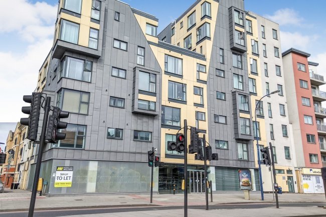 23 Axis House, 262 Lewisham High Street, Lewisham, London SE13 6AD 8