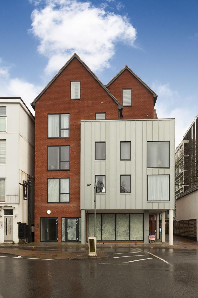 17 Ongar Road, Brentwood, Essex CM15 9AU 10