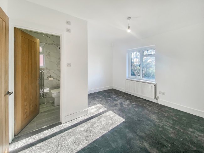 10 Sunbury Way, Hanworth, Middlesex TW13 6XJ 1